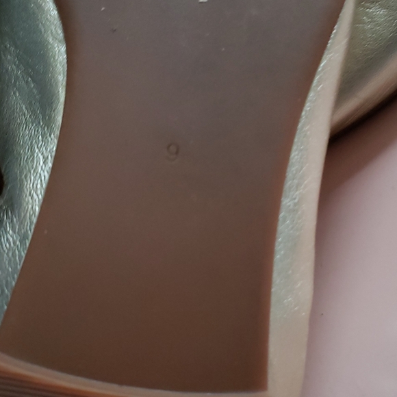Tory Burch gold flats (9) - Picture 6 of 8